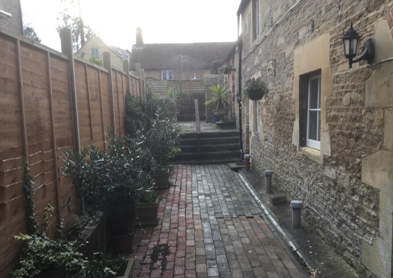 The Jolly Huntsman Hotel Chippenham  Exterior foto