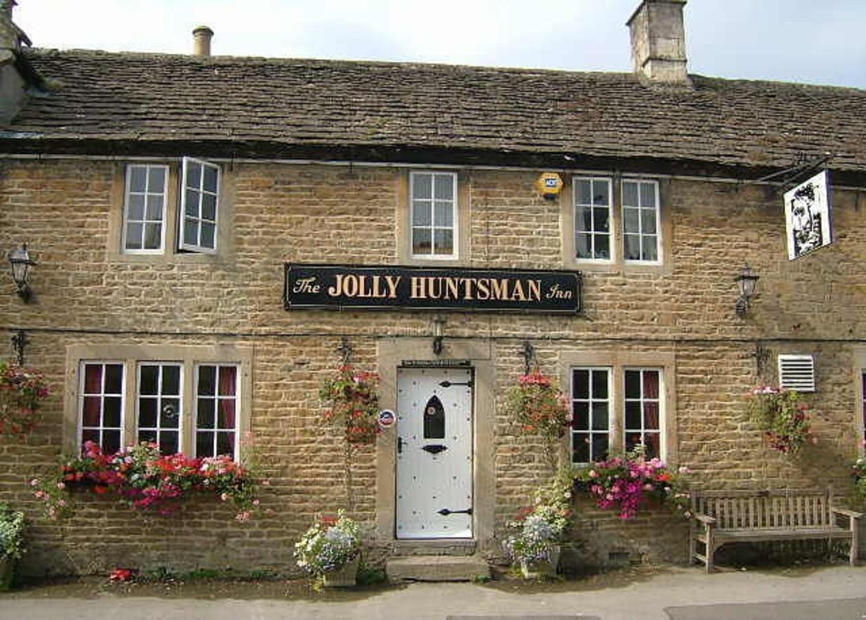 The Jolly Huntsman Hotel Chippenham  Exterior foto